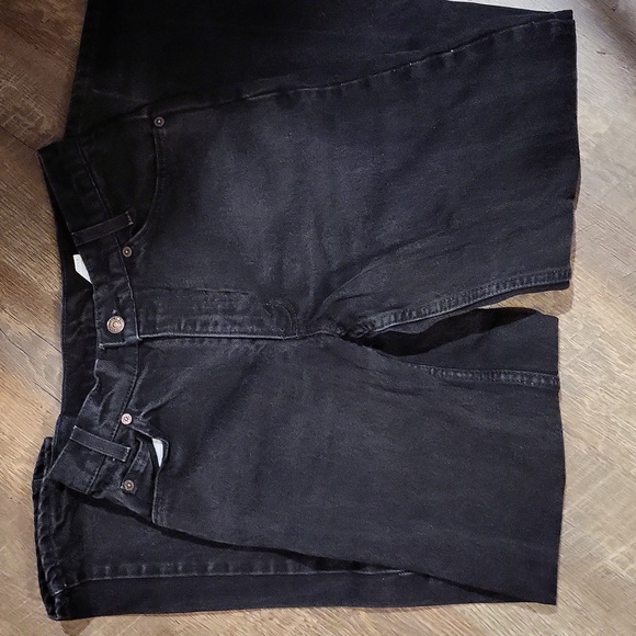 Black Levi Jeans(W28/L30) - Picture 3 of 5